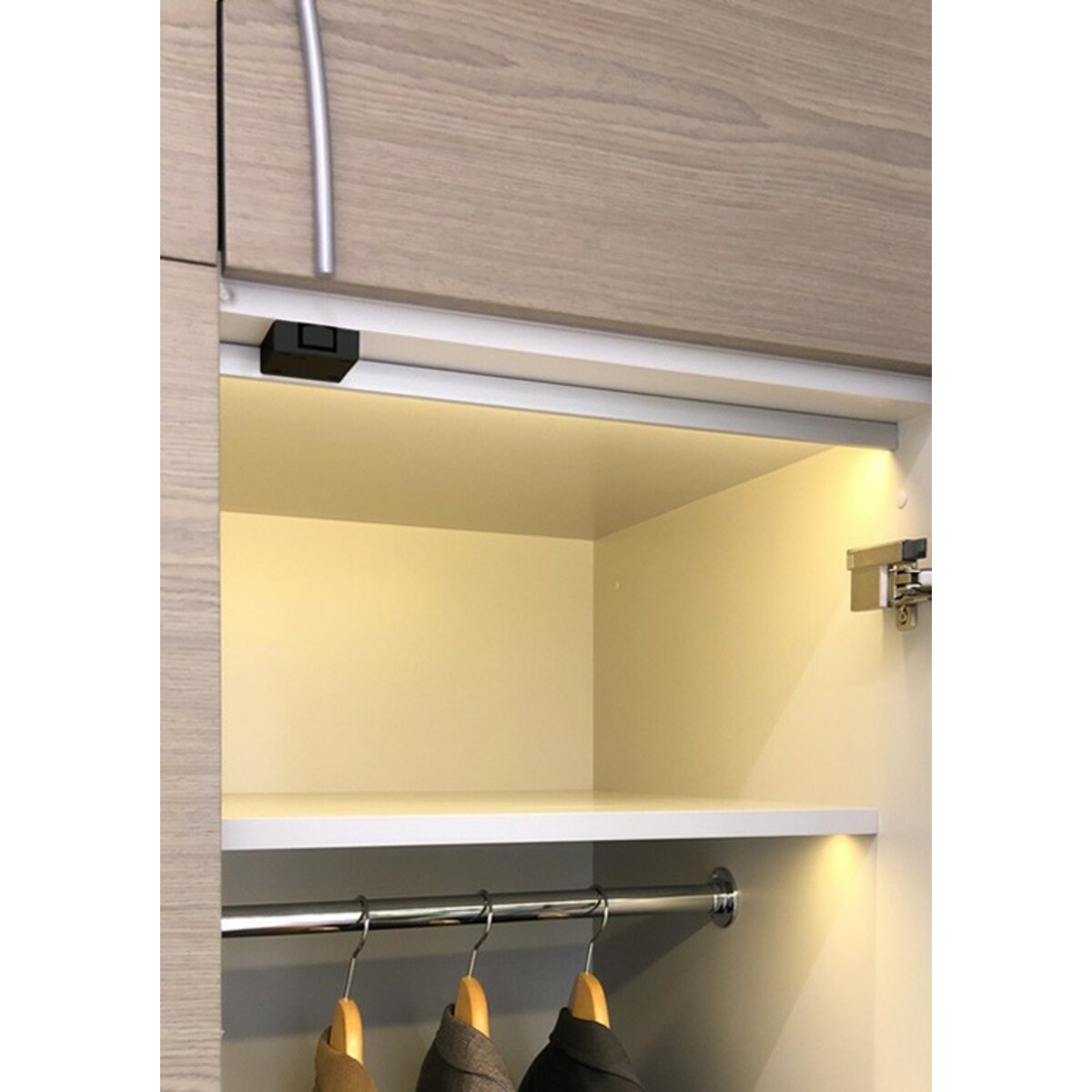 Cabinet Switch black